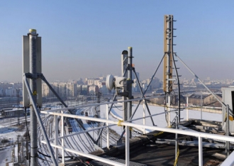 Une antenne-relais en banlieue parisienne (Sipa) Une antenne-relais en banlieue parisienne (Sipa)