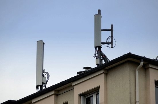 'Ondes électromagnétiques : danger ou peur irrationnelle ?' - France Culture - 12/12/2009 'Ondes électromagnétiques : danger ou peur irrationnelle ?' - France Culture - 12/12/2009