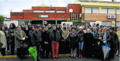 BRENES (Espagne) : INSTALLATIONS DANGEREUSES DANS L’ÉCOLE - Diario de Sevilla - 18/01/2010 BRENES (Espagne) : INSTALLATIONS DANGEREUSES DANS L’ÉCOLE - Diario de Sevilla - 18/01/2010