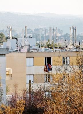 Des antennes sur un toit aixois. P.MAGNIEN / 20 MINUTES Des antennes sur un toit aixois. P.MAGNIEN / 20 MINUTES