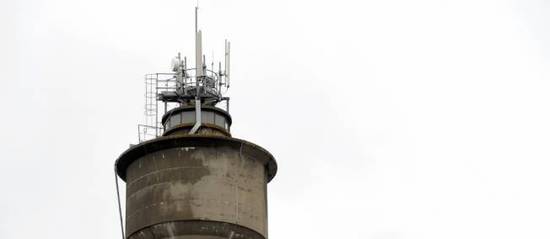 Les antennes-relais sont soupçonnées de favoriser l'apparition de cancers. © Jean-Pierre Muller / AFP Les antennes-relais sont soupçonnées de favoriser l'apparition de cancers. © Jean-Pierre Muller / AFP