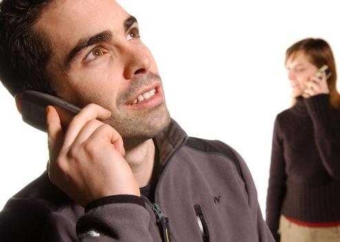 L'OMS a reconnu mardi soir que les ondes de téléphone portable sont possiblement cancérigènes. SIPA L'OMS a reconnu mardi soir que les ondes de téléphone portable sont possiblement cancérigènes. SIPA