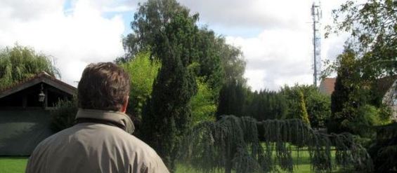 Mouroux, lundi. L’antenne-relais de Bouygues Télécom devrait cesser d’émettre « au plus tard le 31 décembre », promet l’opérateur. Mouroux, lundi. L’antenne-relais de Bouygues Télécom devrait cesser d’émettre « au plus tard le 31 décembre », promet l’opérateur.