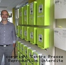 Sébastien Dumas devant une batterie de compteurs Linky en test dans les locaux de Sorégies. vbuche Sébastien Dumas devant une batterie de compteurs Linky en test dans les locaux de Sorégies. vbuche