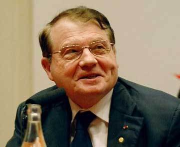 VIDEO : le Pr Luc Montagnier explique l'action des champs électromagnétiques sur l'ADN des virus et bactéries (tel le Lyme) VIDEO : le Pr Luc Montagnier explique l'action des champs électromagnétiques sur l'ADN des virus et bactéries (tel le Lyme)