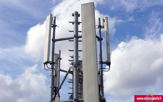 Essonne : inquiétude sur les dangers des antennes-relais - Essonneinfo.fr - 21/03/2012 Essonne : inquiétude sur les dangers des antennes-relais - Essonneinfo.fr - 21/03/2012