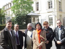 Etienne CENDRIER, Association nationale Robin des Toits, Nadir SAIFI, assistant de la Sénatrice Leila AICHA, et ESF (Ecologie Sans Frontière), Marc CENDRIER, Chargé de l'Information Scientifique de l'association nationale Robin des Toits, Leila AICHA, Sénatrice de Paris, Membre du bureau de la Commission des Affaires étrangères de la Défense et des Forces Armées, Aline READ, CIEAS (Centre d'Information sur l'Environnement et d'Action pour la Santé), François VEILLERETTE, porte-parole de Générations Futures. (c) Jean-louis Courleux Etienne CENDRIER, Association nationale Robin des Toits, Nadir SAIFI, assistant de la Sénatrice Leila AICHA, et ESF (Ecologie Sans Frontière), Marc CENDRIER, Chargé de l'Information Scientifique de l'association nationale Robin des Toits, Leila AICHA, Sénatrice de Paris, Membre du bureau de la Commission des Affaires étrangères de la Défense et des Forces Armées, Aline READ, CIEAS (Centre d'Information sur l'Environnement et d'Action pour la Santé), François VEILLERETTE, porte-parole de Générations Futures. (c) Jean-louis Courleux