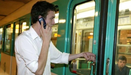 "Wifi dans le métro : les usagers prennent-ils des risques pour leur santé ?" - Nouvel Observateur - 22/06/2012 "Wifi dans le métro : les usagers prennent-ils des risques pour leur santé ?" - Nouvel Observateur - 22/06/2012