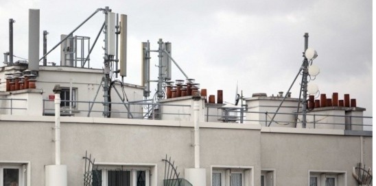 "Paris : un accord pour déployer la 4G" - Le Nouvel Observateur - 19/09/2012 "Paris : un accord pour déployer la 4G" - Le Nouvel Observateur - 19/09/2012