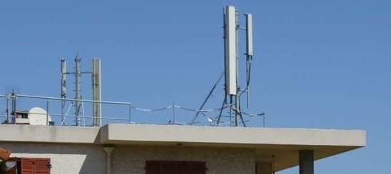 "Une ONG alerte sur l'impact des ondes dans les HLM" - L'Express - 08/01/2013 + Vidéo BFM TV (Déc. 2012) "Une ONG alerte sur l'impact des ondes dans les HLM" - L'Express - 08/01/2013 + Vidéo BFM TV (Déc. 2012)