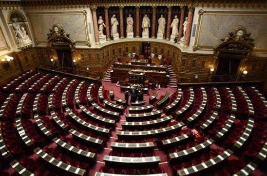 Protection des lanceurs d'alerte : "«Emotion» après l'adoption par le Parlement du premier texte écolo" - Les Echos - 03/04/2013 Protection des lanceurs d'alerte : "«Emotion» après l'adoption par le Parlement du premier texte écolo" - Les Echos - 03/04/2013