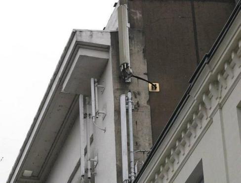 A Tours, la Ville doit être informée de tous les projets d'implantation et de modification d'antennes-relais. A Tours, la Ville doit être informée de tous les projets d'implantation et de modification d'antennes-relais.