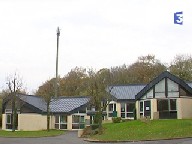 Antenne relais SFR à quelques mètres des écoles maternelle et primaire de Ruitz. F3 NPDCP Antenne relais SFR à quelques mètres des écoles maternelle et primaire de Ruitz. F3 NPDCP