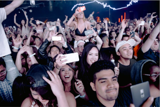 Les smartphones bannis de certains festivals Les smartphones bannis de certains festivals