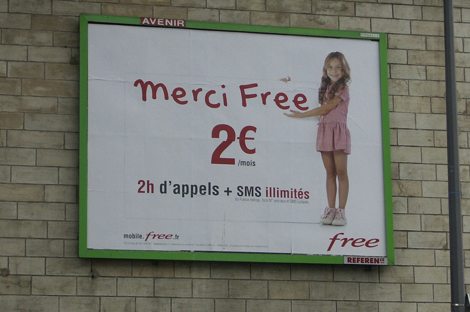 L'hyperconnexion : le mal d'une époque (la preuve en images et en vidéo) - septembre 2014 L'hyperconnexion : le mal d'une époque (la preuve en images et en vidéo) - septembre 2014