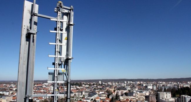Faut-il créer des zones blanches sans ondes électromagnétiques ? Les départements ruraux et de montagne comme l'Ariège se battent pour résorber les zones blanches encore existantes. /Photo DDM, illustration Faut-il créer des zones blanches sans ondes électromagnétiques ? Les départements ruraux et de montagne comme l'Ariège se battent pour résorber les zones blanches encore existantes. /Photo DDM, illustration